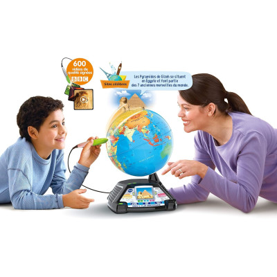 Prise en main du stylet tactile du globe éducatif VTech.