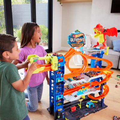 Rangement pour 50 voitures Hot Wheels dans le garage ultime HKX48.