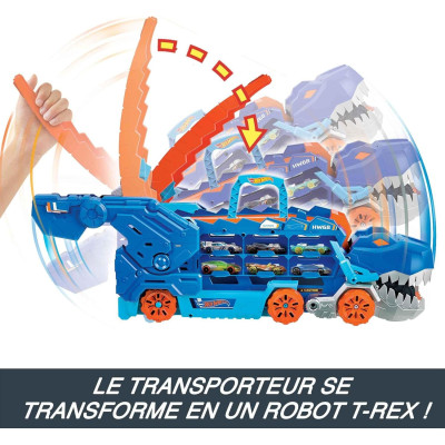 Enfant jouant avec le camion Hot Wheels T-Rex transformable HNG50.